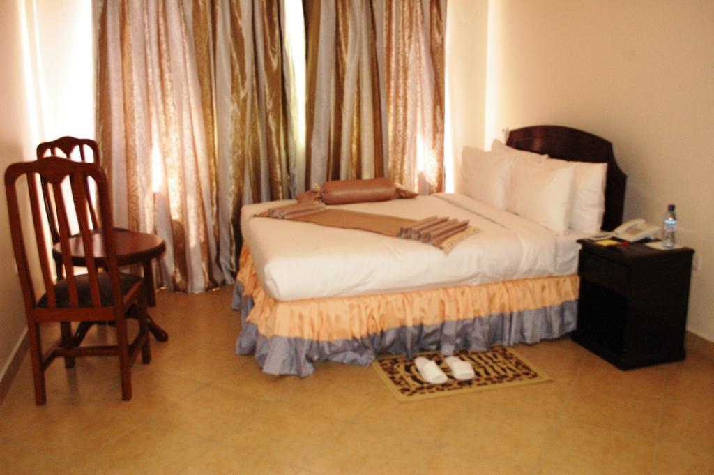 Grace Land Hotel Arusha Quarto foto